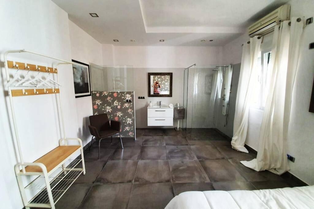 El Patio De San Bernardo Apartment Севиля Екстериор снимка