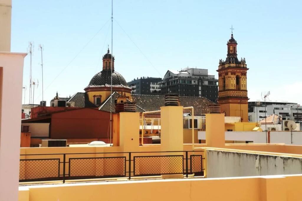 El Patio De San Bernardo Apartment Севиля Екстериор снимка